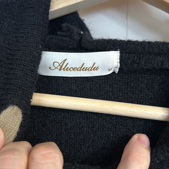 Smiley Face Viral Hoodie Sweater - Picture 4 of 5